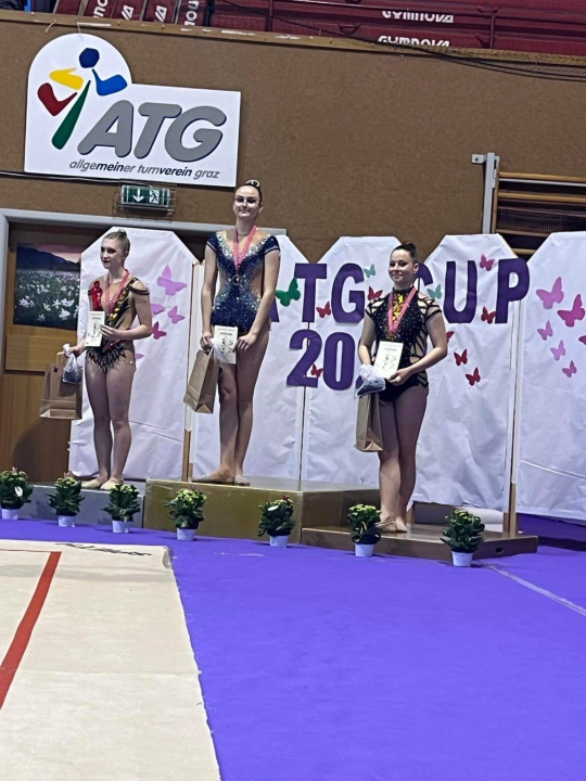 Šibenske ritmičke gimnastičarke vratile se s pregršt medalja iz Graza