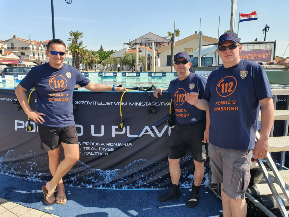 U eko-akciji očišćen Mali porat i lukobran u Vodicama 