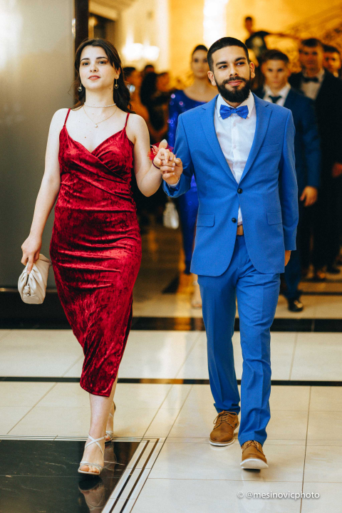 Pogledajte kako su zablistali učenici Industrijsko-obrtničke škole na svom maturalnom plesu (2. dio)