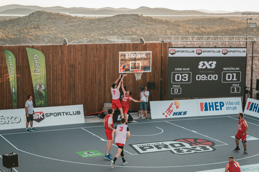 Basket se sinoć igrao na najljepšem igralištu: Tvrđava sv. Mihovila domaćin Pro 3x3 Tour-a