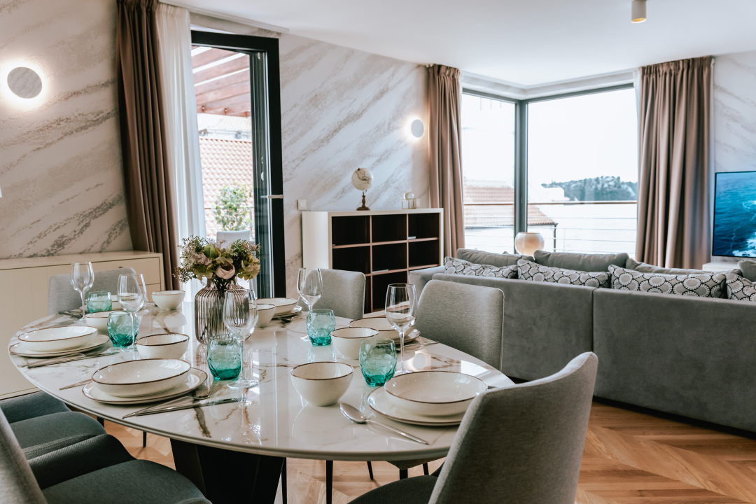 Oduševio nas je luksuz s katedralom na dlanu! Armerunov apartman jedinstven je spoj tradicije i modernog dizajna