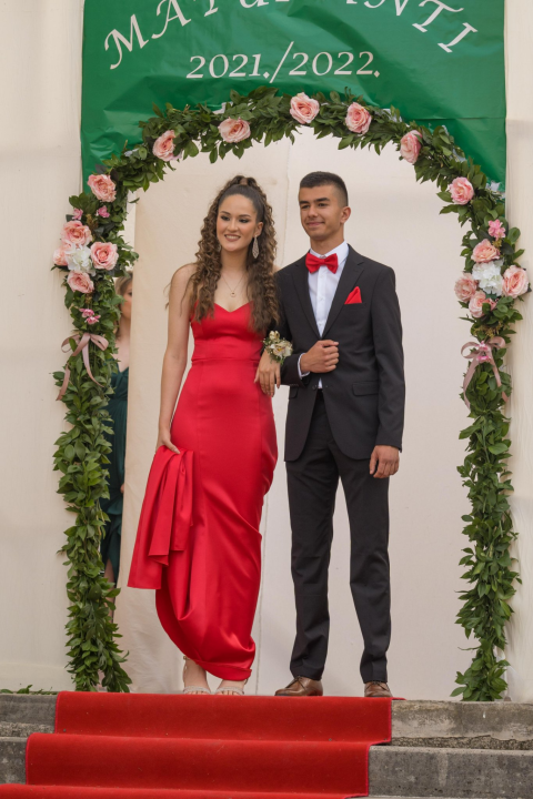 Drniški maturanti nakon dvije godine opet imali špalir na Poljani!