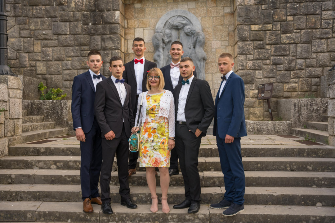 Drniški maturanti nakon dvije godine opet imali špalir na Poljani!