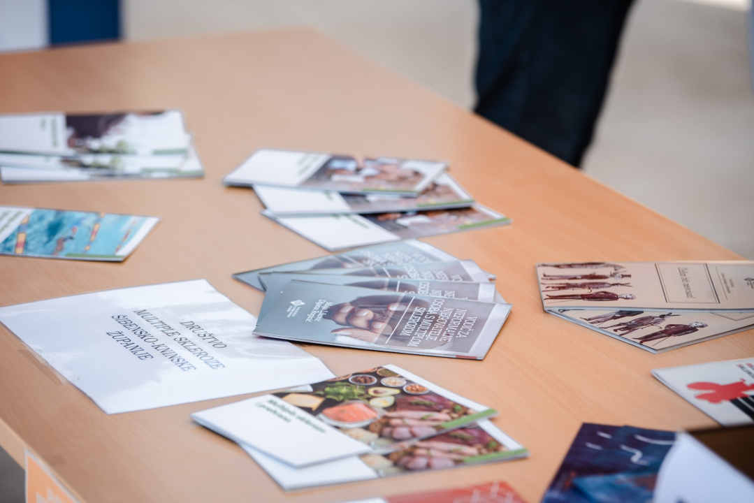 Na Poljani obilježen Svjetski dan multiple skleroze, kazalište će večeras zasvijetliti u narančastoj boji