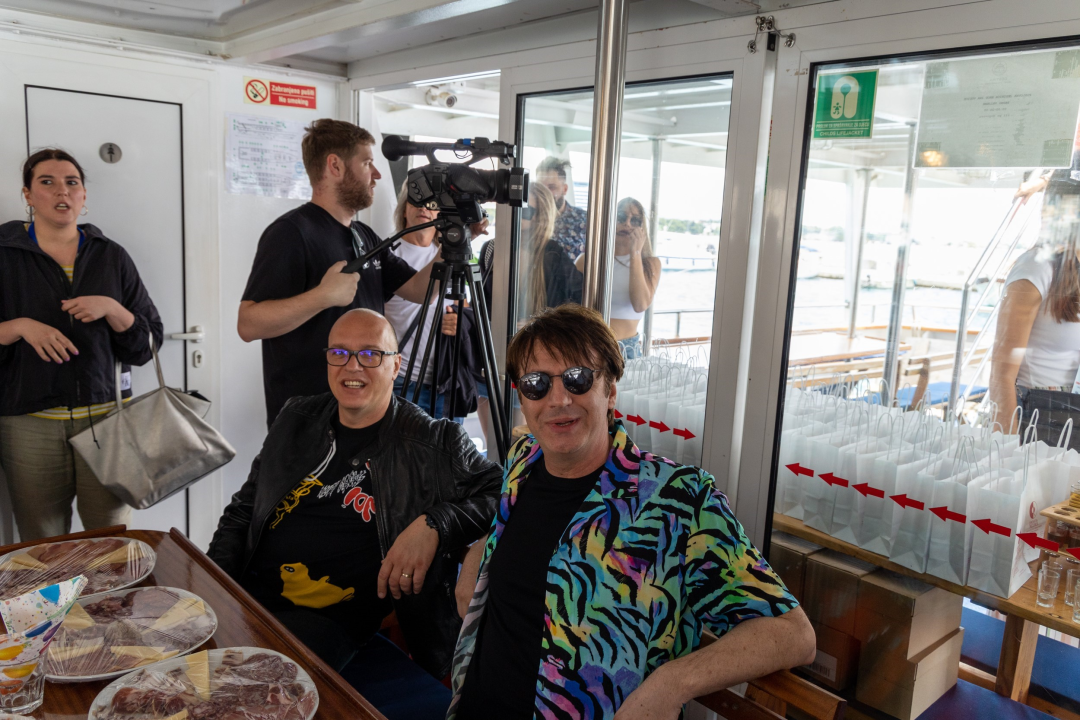 Tradicionalnim izletom brodom 'INA' oko vodičkog akvatorija otvoren je dvodnevni CMC festival