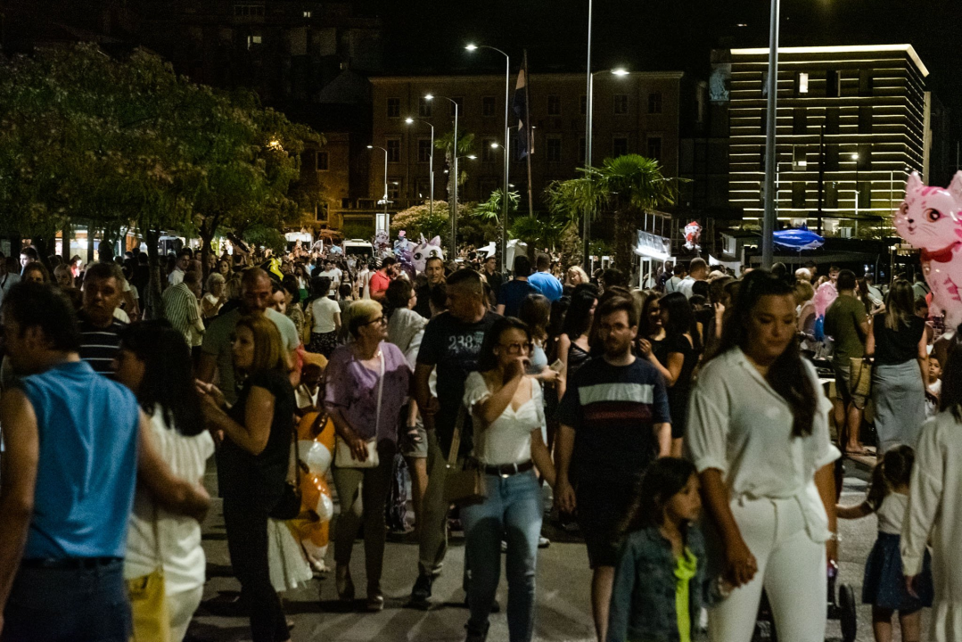 Spektakularan vatromet uveo Šibenčane u najluđu ljetnu noć: Pogledajte kako je bilo