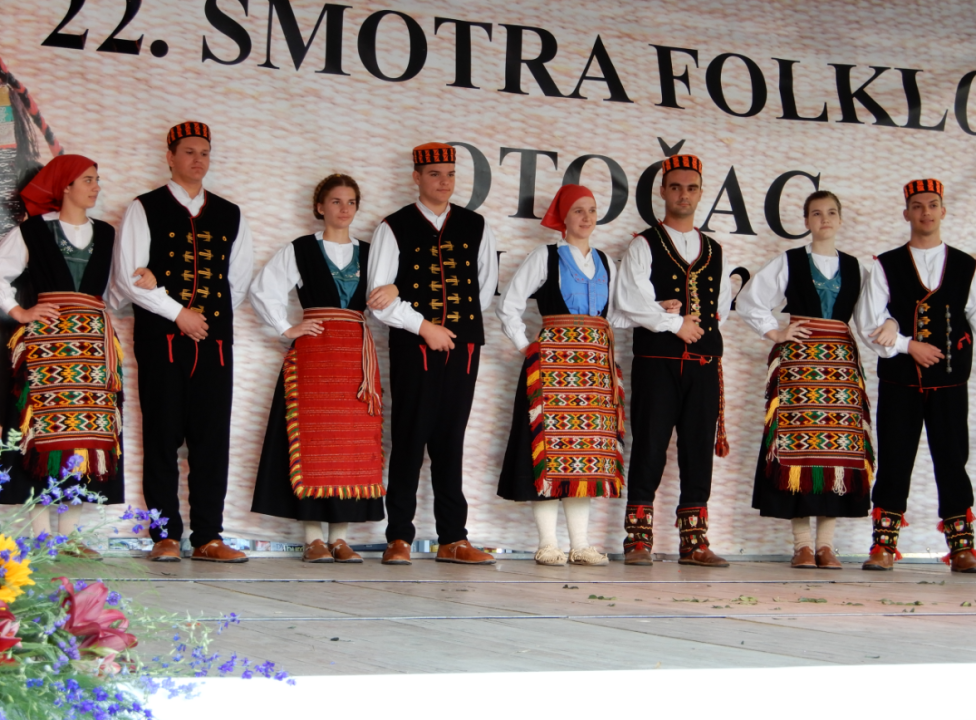 'Zvona Zagore' svojim su folklornim programom uveličali 22. smotru folklora u Otočcu  