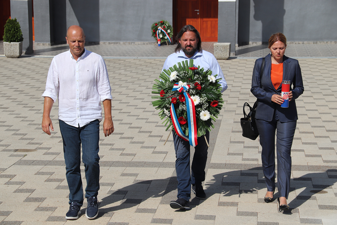 Polaganjem vijenaca na Kvanju obilježen Dan antifašističke borbe