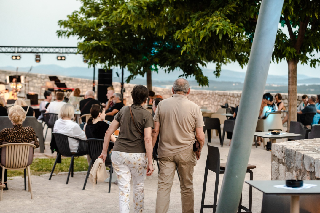 Čarobna večer na tvrđavi Barone: Šibenčani uživali u dvostrukom koncertu za Svjetski dan glazbe