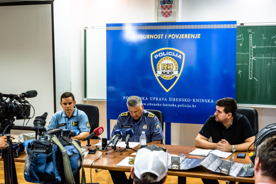 Pao vodički diler: U kući mu našli laboratorij, 500 kg stabljika kanabisa i 16 kg zapakirane marihuane 