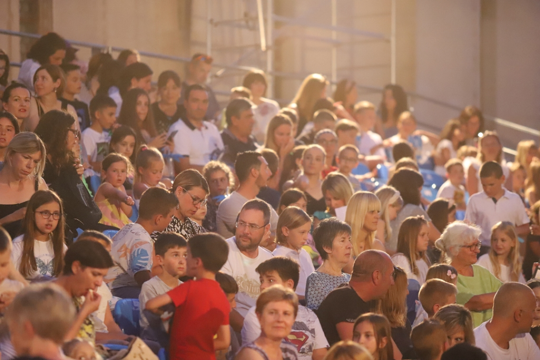 Na pola puta 62. MDF-a: Počinju teniski i nogometni turnir te plivački miting