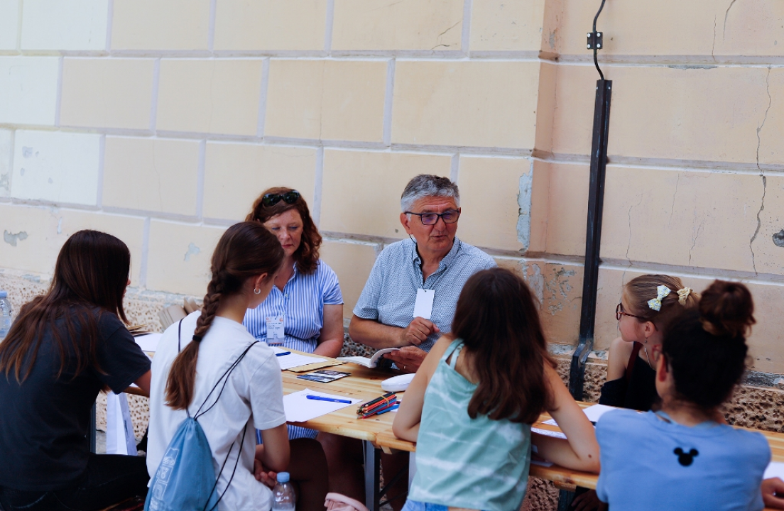 U kazalištu ništa, Ljetna otkazana: Ostaje vam program po ulicama i trgovima