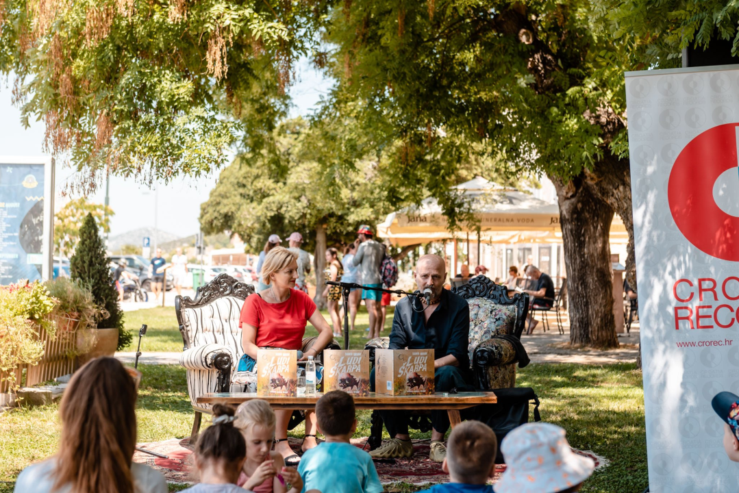 Urban u Šibeniku predstavio svoju prvu slikovnicu: 'Ideju je osmislio moj sin na putu do vrtića'