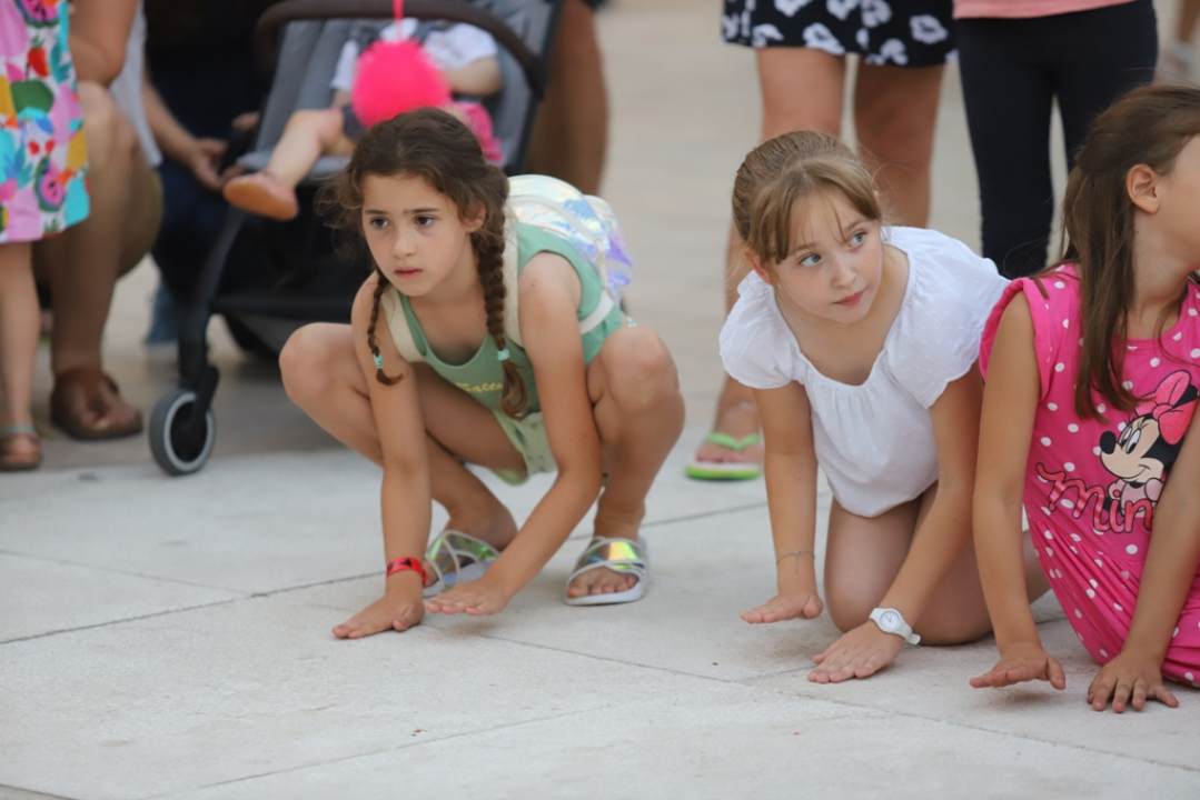 Danas je zbog MDF-a najduži dan u godini: Poznati čitaju, sajam knjiga, ulični program, predstave...