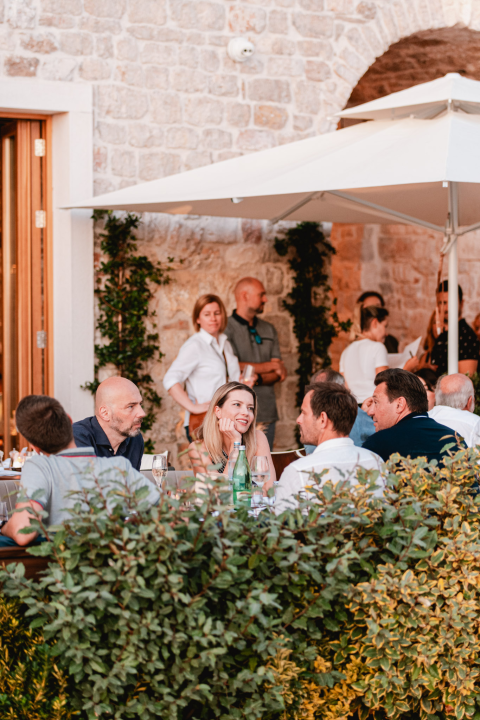 Buta je nova šibenska gastro destinacija: Uživajte u mediteranskim jelima na terasi okruženoj začinima