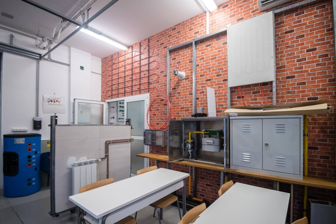 Ako želite lako pronaći posao uz dobru plaću, upišite Industrijsko-obrtničku školu!