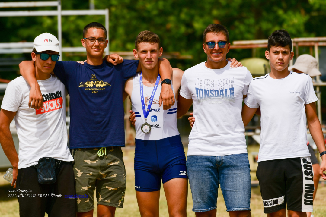 'Krkaši' se sa 32. Hrvatskog veslačkog prvenstva vratili s hrpom medalja 