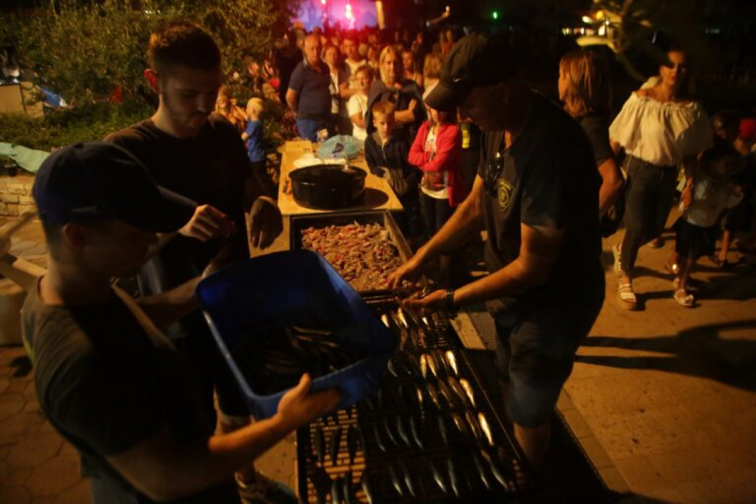 Na ribarskoj fešti uz Tedija Spalata 'planulo' 165 kg srdela