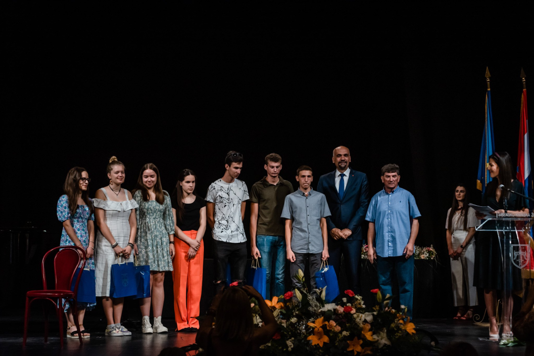 Najboljim učenicima u županiji uručene nagrade: 'Svojim trudom i radom  napravili ste nešto što vas izdvaja od uobičajenog'