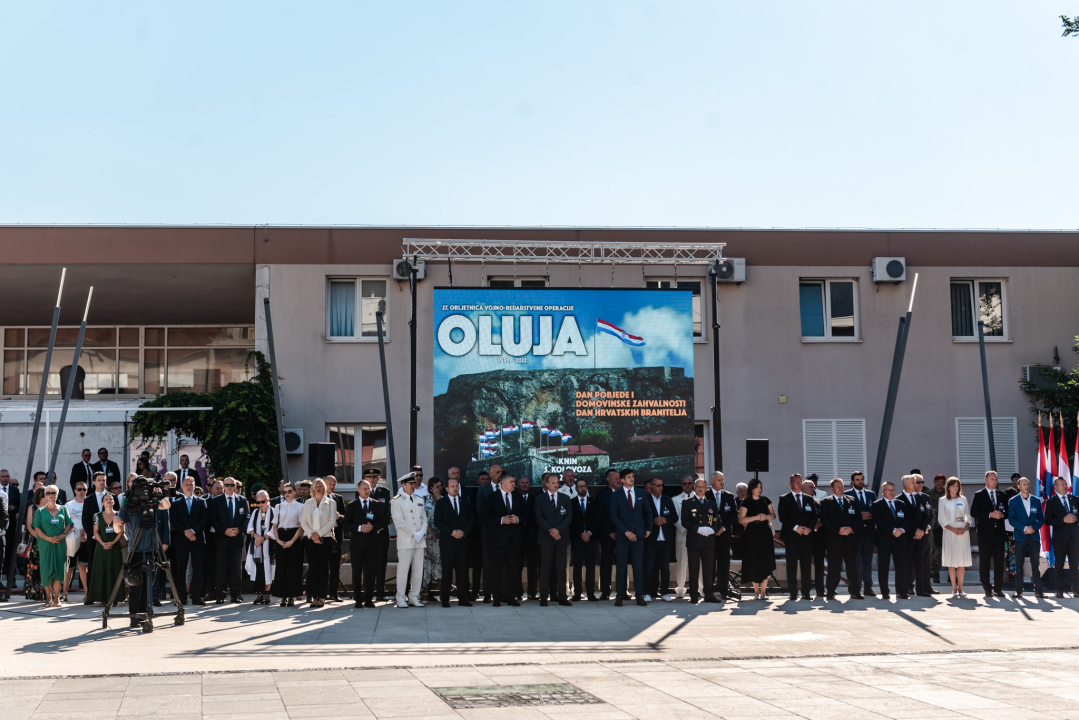 Pogledajte kako je danas bilo na obilježavanju 27. vojno-redarstvene operacije Oluja u Kninu 