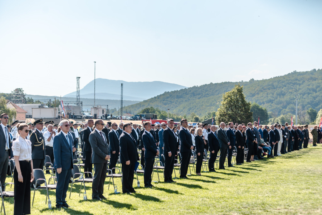 Pogledajte kako je danas bilo na obilježavanju 27. vojno-redarstvene operacije Oluja u Kninu 