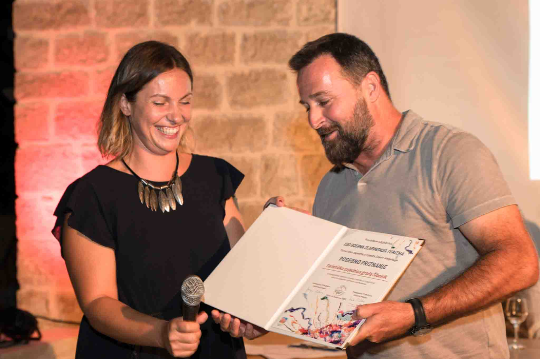 U kući Šare svečano proglašeni laureati zaslužni za 100 godina zlarinskog turizma