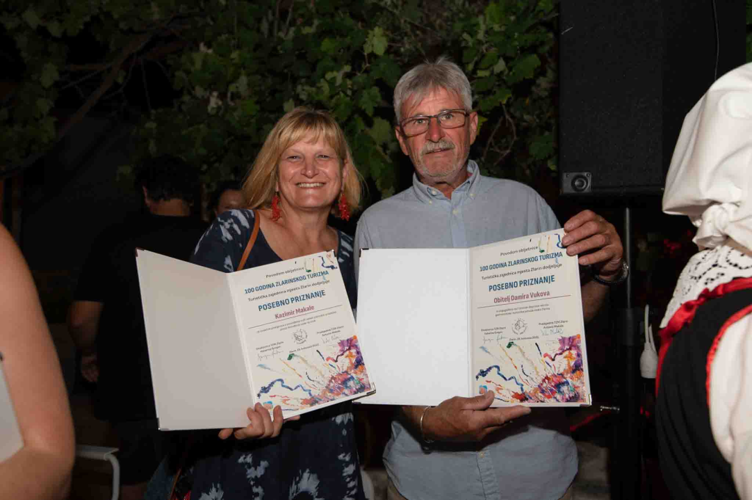 U kući Šare svečano proglašeni laureati zaslužni za 100 godina zlarinskog turizma