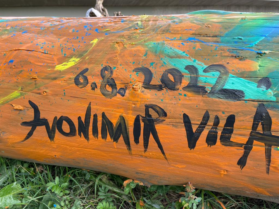 Svi umjetnici oslikavali zid, samo Zvonimir Vila stablo: 'Zakasnio sam'