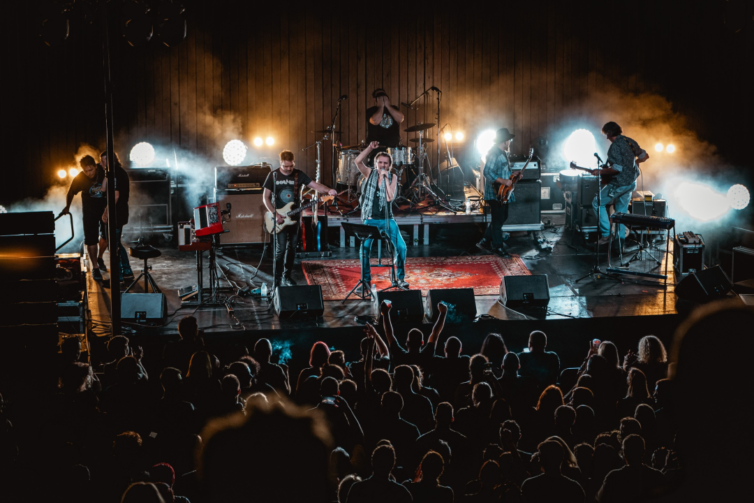 Goran Bare i Majke nastupili na tvrđavi sv. Mihovila i oduševili publiku