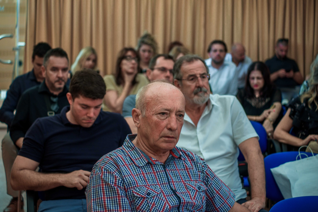 Restović: 'Trebalo je uložiti veći trud i kupiti električne autobuse'; Burić: 'Restović nam priča Crvenkapicu'