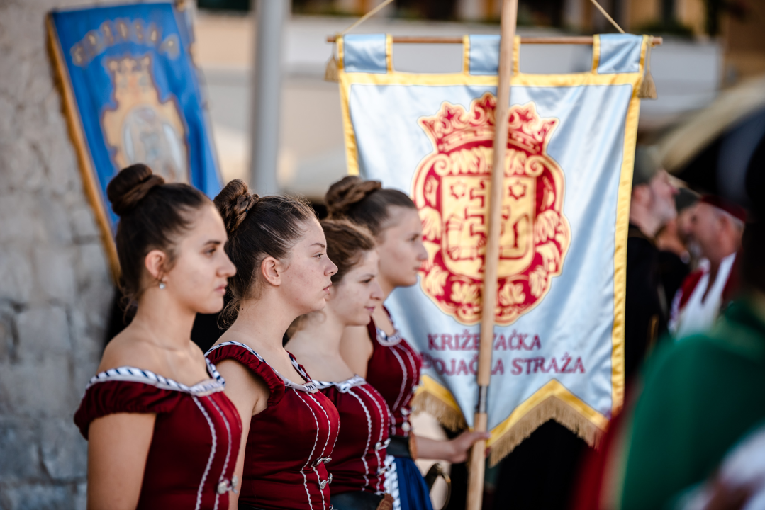 Mačevanjem povijesnih postrojbi na Poljani počela 'Opsada Šibenika 1647.' 