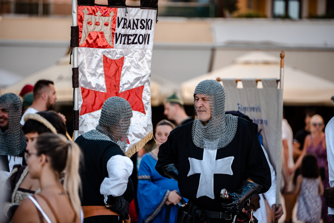 Mačevanjem povijesnih postrojbi na Poljani počela 'Opsada Šibenika 1647.' 