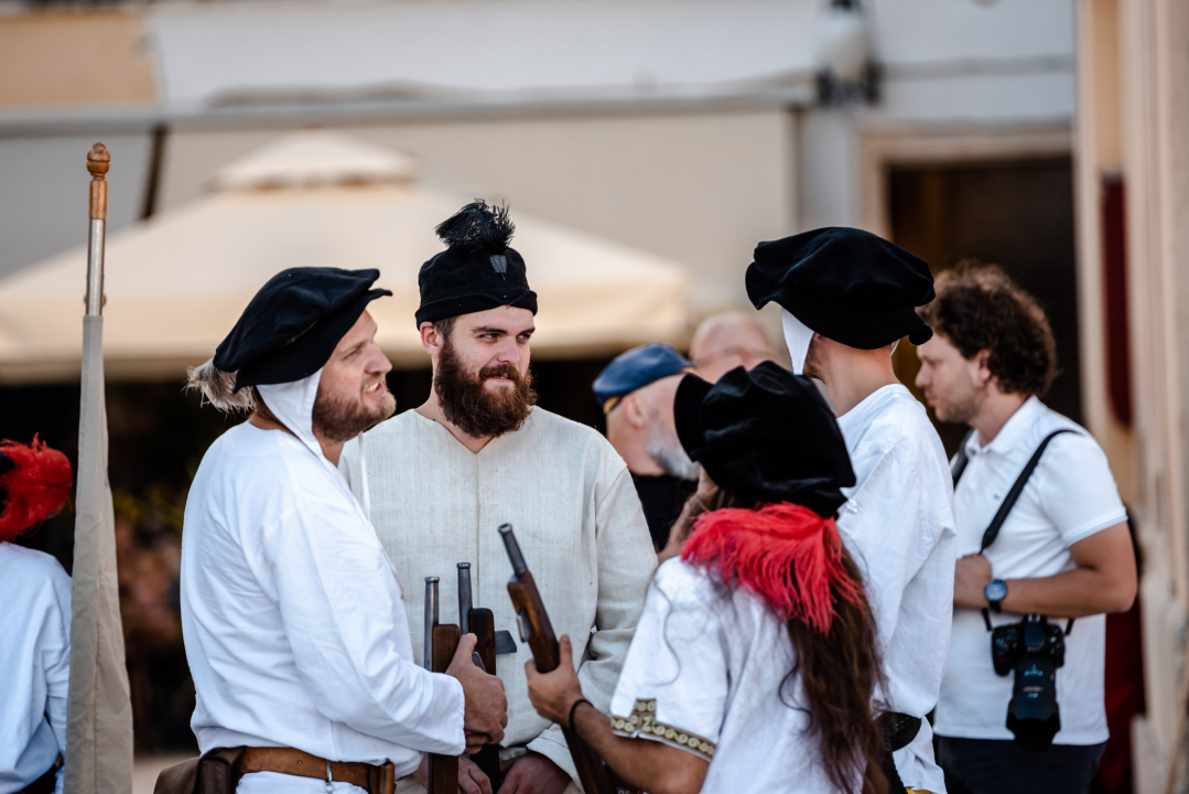 Mačevanjem povijesnih postrojbi na Poljani počela 'Opsada Šibenika 1647.' 