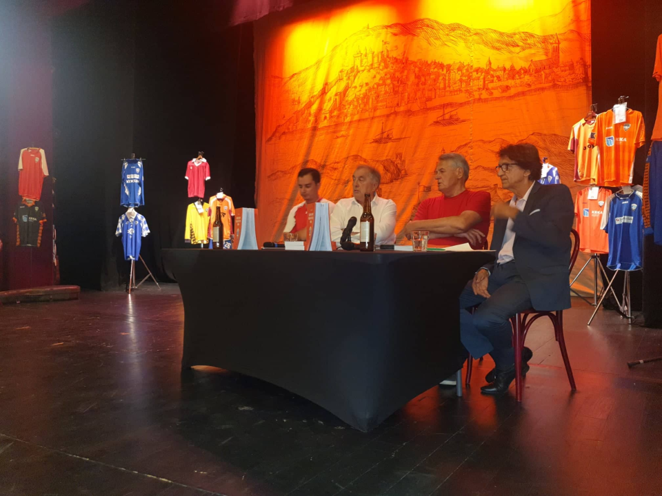 Otac i sin Mikuličin predstavili u kazalištu knjigu o 90 godina HNK Šibenik: 'Nema više beskrajnog dana s klubom' 