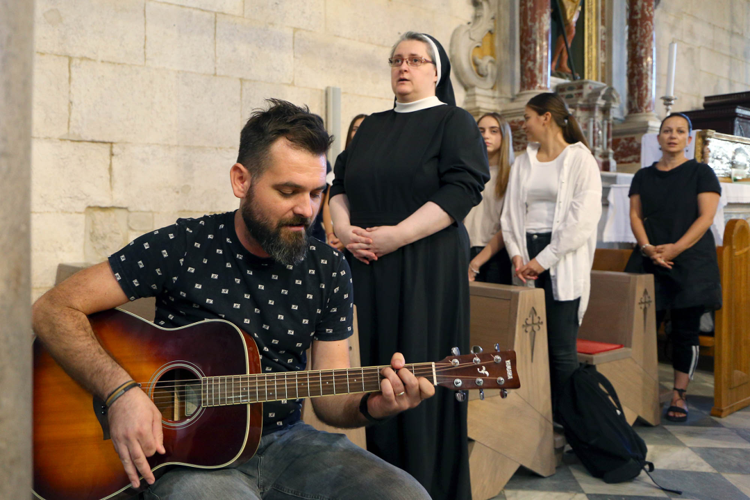 U katedrali misa za srednjoškolce. Biskup učenicima poručio da budu sol i svjetlo svijeta