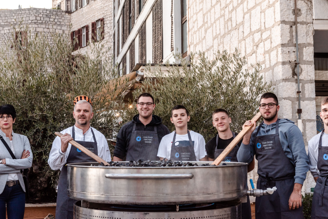 Uz pidoće i klapu u Šibeniku obilježen Dan hrvatskih branitelja: 'U slobodi smo se više dijelili nego spajali'