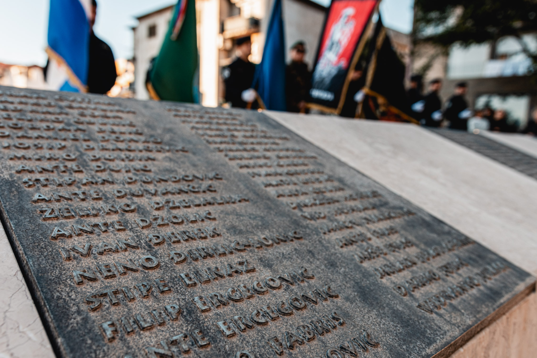 Šibenčani komemoracijom na Baldekinu i mimohodom obilježili 31. obljetnicu Rujanskog rata