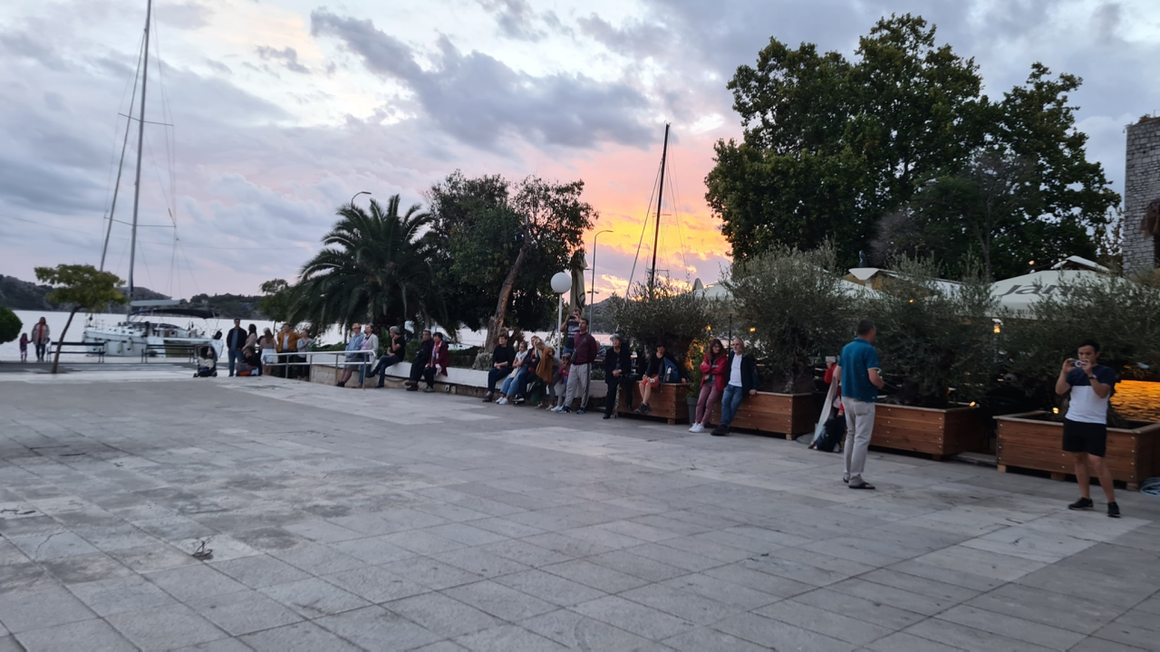 U Šibeniku se okupili KUD-ovi iz županije, ali Šibenčani nisu baš pohrlili na njihov nastup