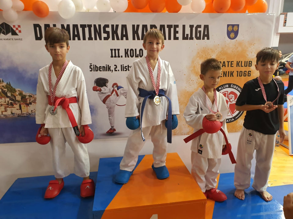 Karate klub Okit iz Vodica osvojio čak 32 medalje na Dalmatinskoj ligi