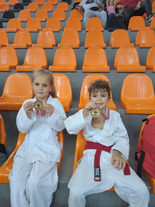 Karate klub Okit iz Vodica osvojio čak 32 medalje na Dalmatinskoj ligi