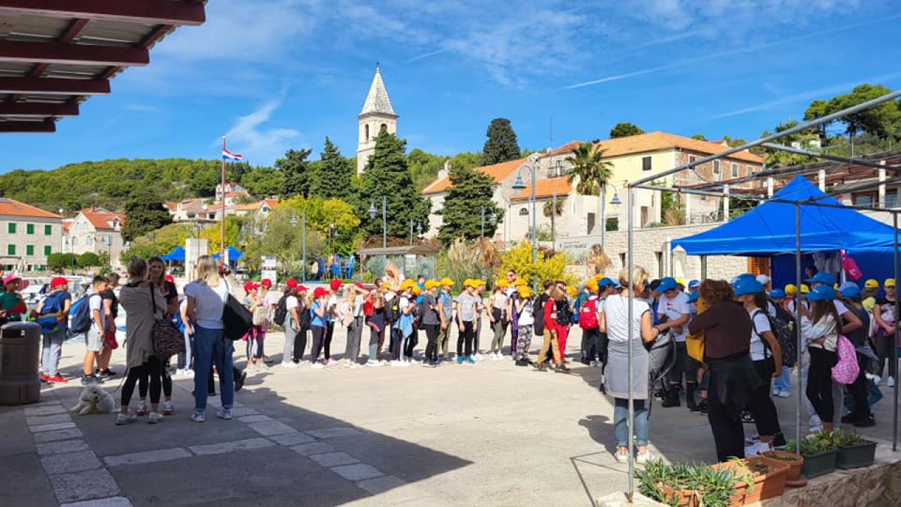 Ovaj vikend na Prviću se plesalo na svili dok su nebom letjeli zmajevi