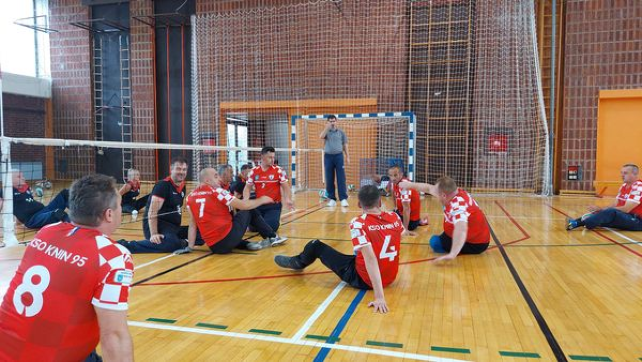 Klub sjedeće odbojke Knin 95 upisao 6 bodova u dvije utakmice u Zagrebu