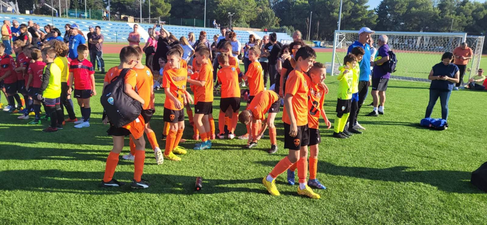 Mladi nogometaši Šibenika (godište 2012.) osvojili turnir u Zadru, u finalu rutinski protiv Hajduka