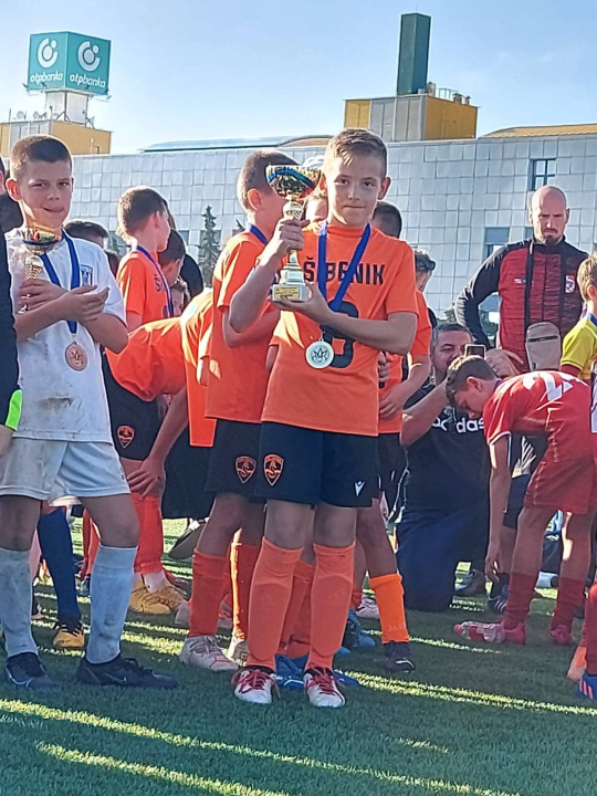 Mladi nogometaši Šibenika (godište 2012.) osvojili turnir u Zadru, u finalu rutinski protiv Hajduka