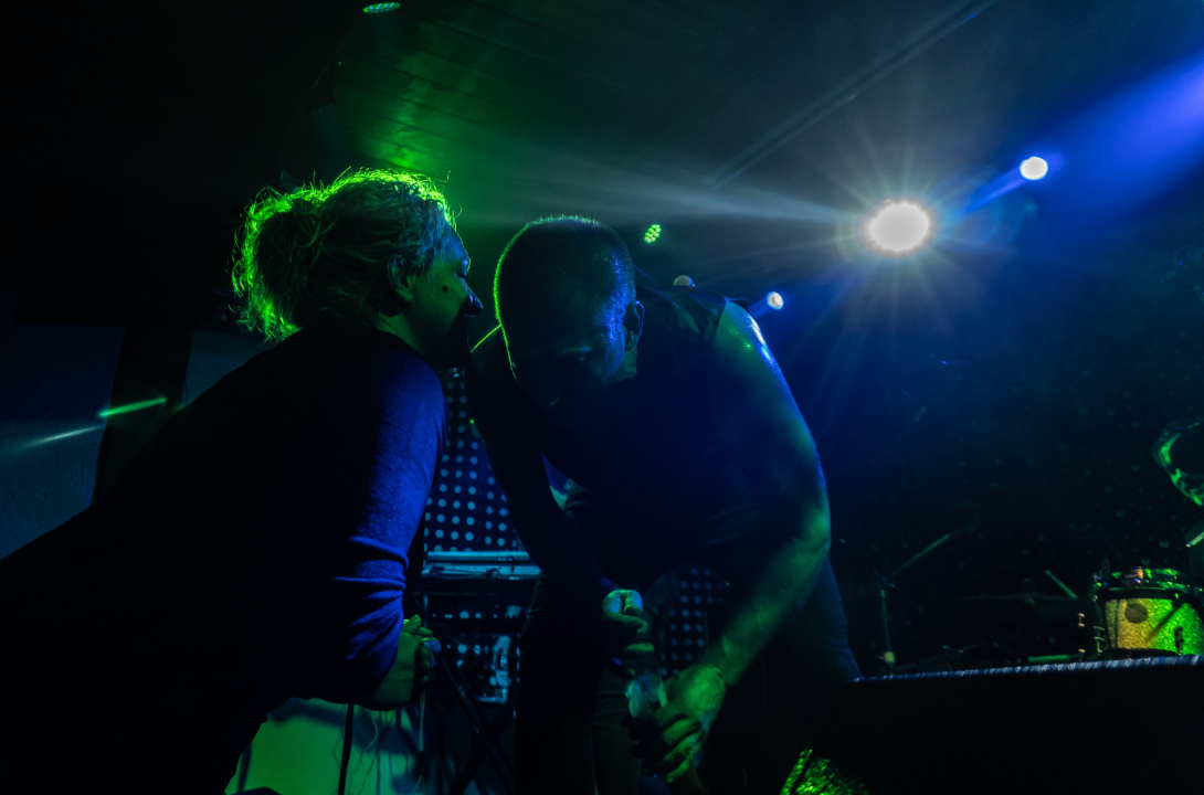 Jonathan rasprodao Azimut, pogledajte kako je bilo na energičnoj svirci riječkih rockera