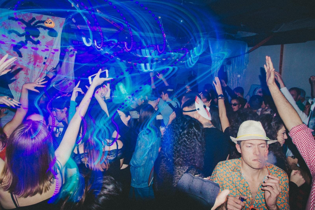 Halloween u Azimutu: Legendarni kostimirani party slavi desetu obljetnicu!