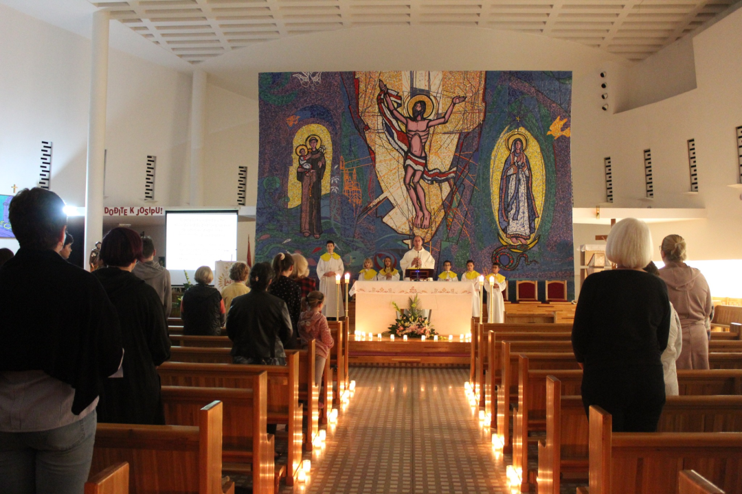 Na Šubićevcu uz pjesmu i molitvu održan Holywin