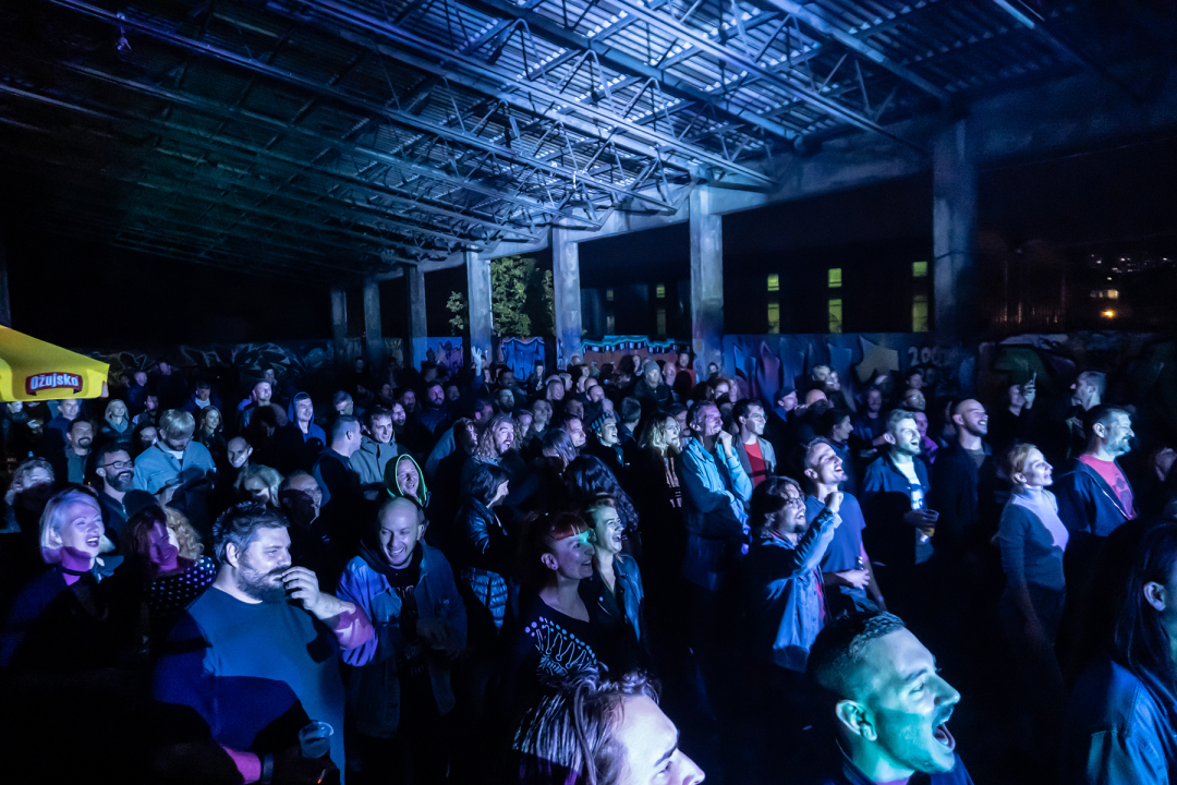 Pogledajte kako je sinoć bilo na Regiusu, večeras spektakl predvodi Jura Stublić