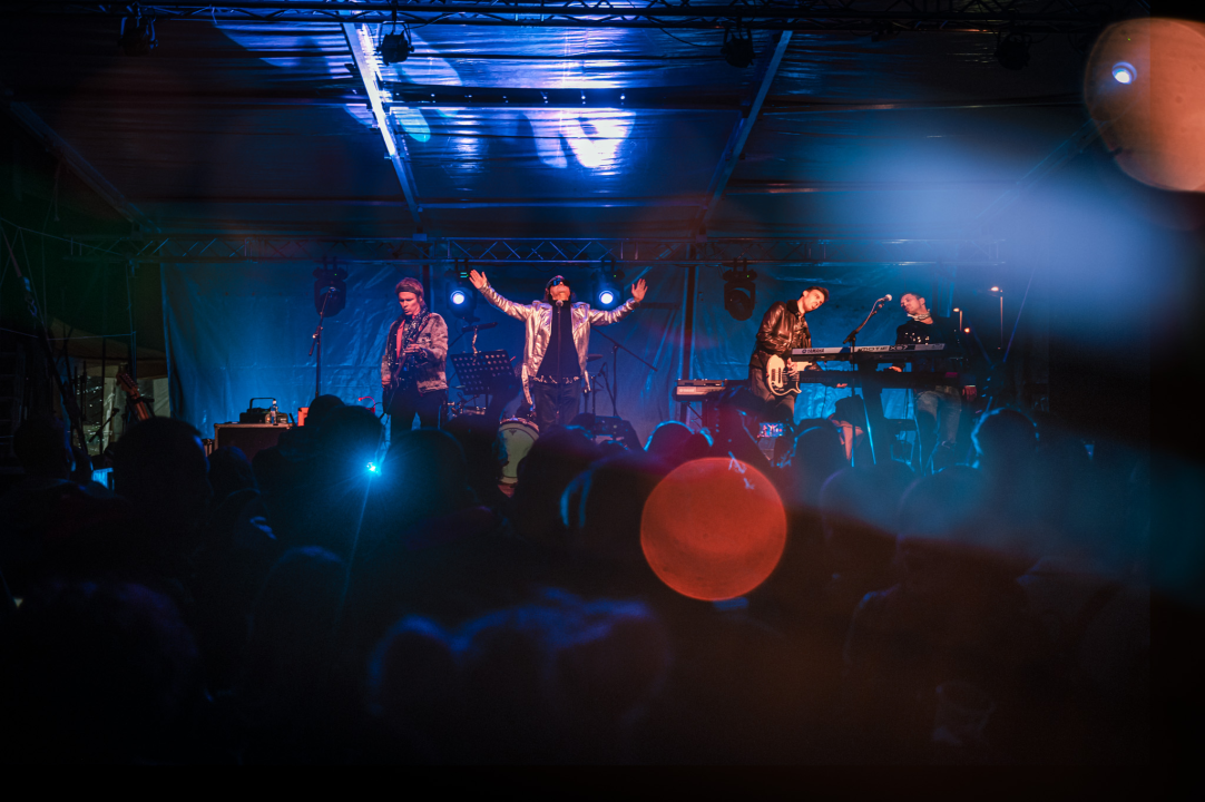 Na Kulturaljci ‘strujale melodije nada generacije’: BluVinil, Jura Stublić, Kuzmu &amp; Shaka Zulu protiv kiše i bure