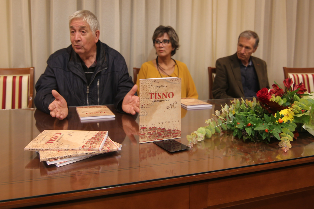 Predstavljena knjiga Josipa Ćuzele 'Tisno, crtice iz povijesti'